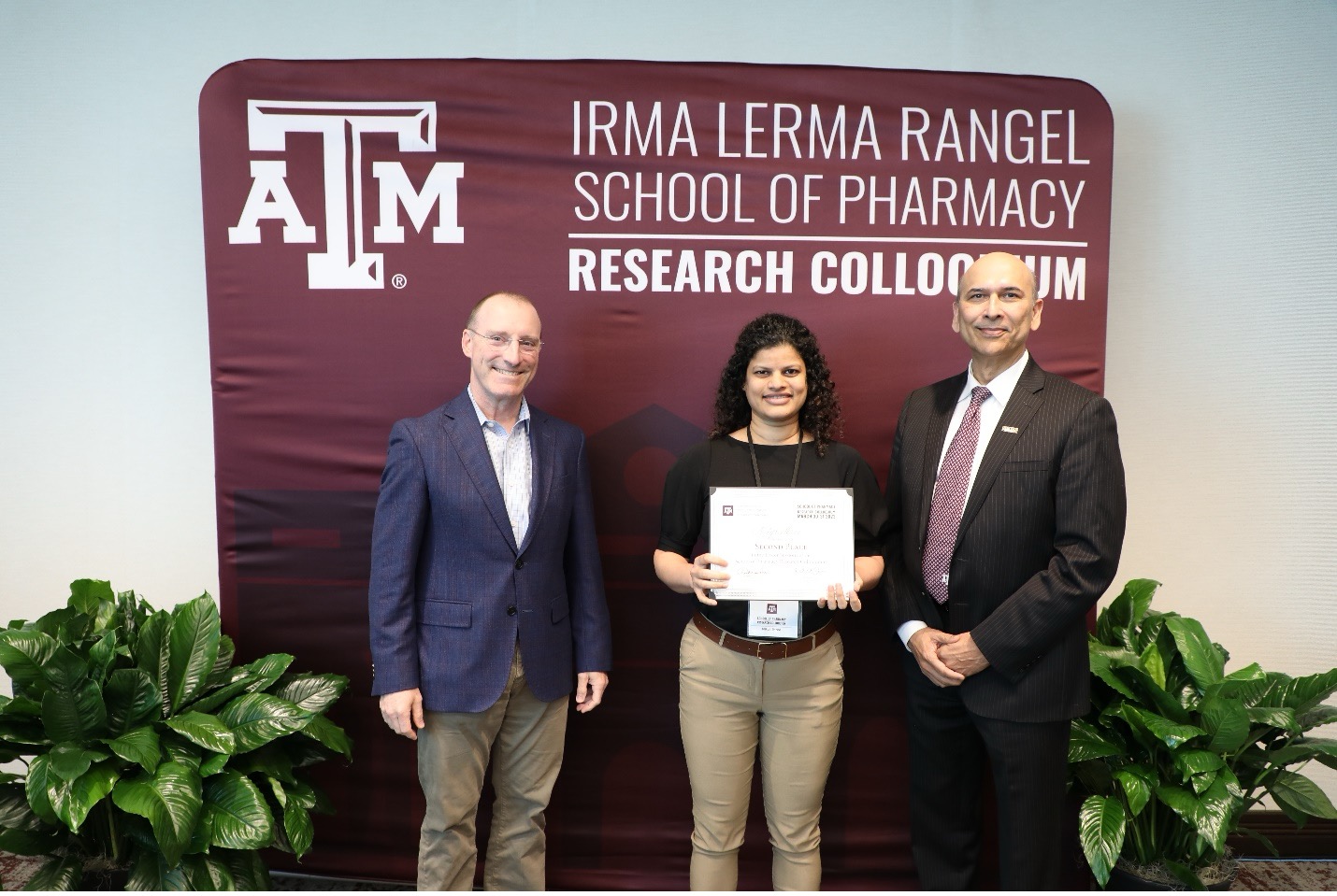 Dr. Nitya Shree 2nd place Winner of Poster Presentation at 2023 School of Pharmacy Research Colloquium, Texas A&M Health Science Center Presented by Dean of School of Pharmacy Dr. Indra K. Reddy