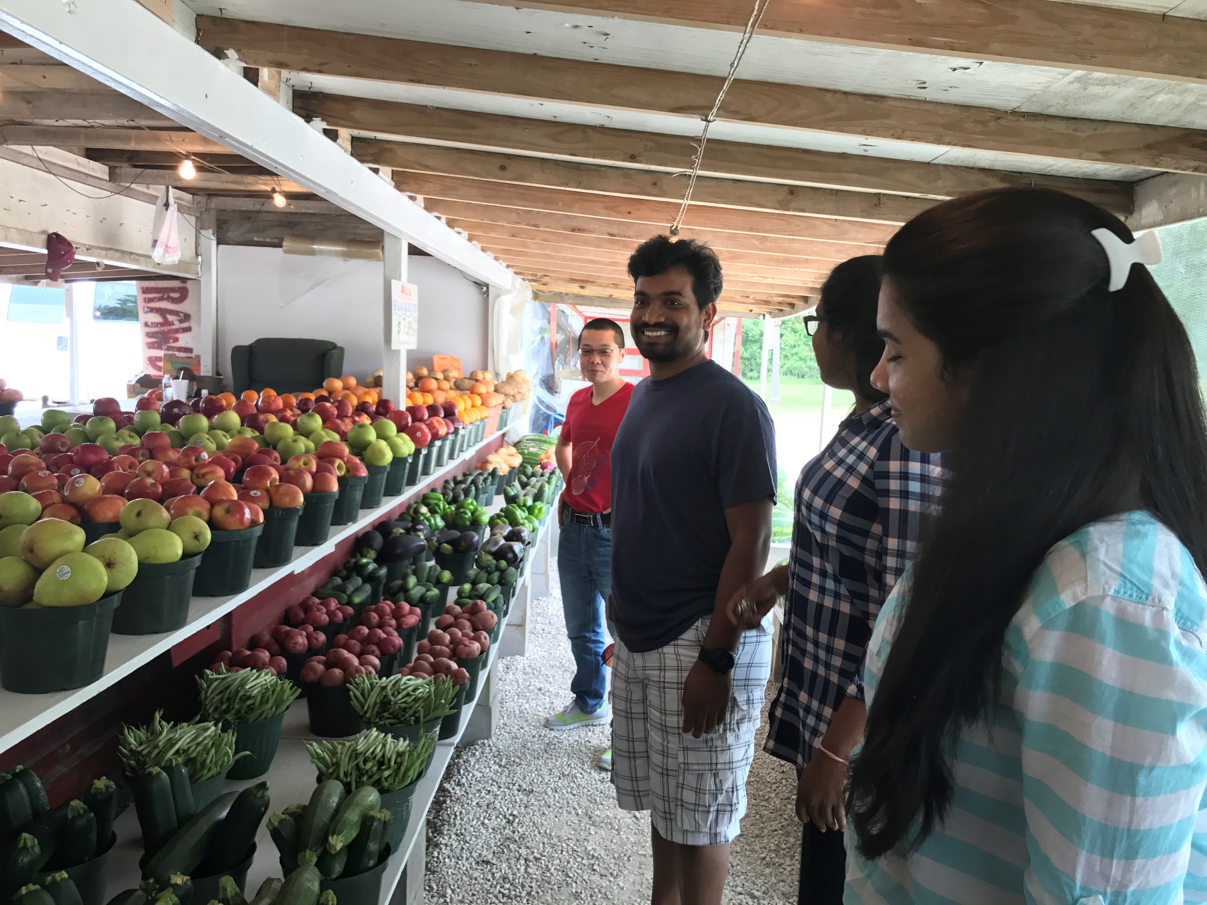 a10,-enjoying-the-early-summer-in-a-farmer-market.jpg